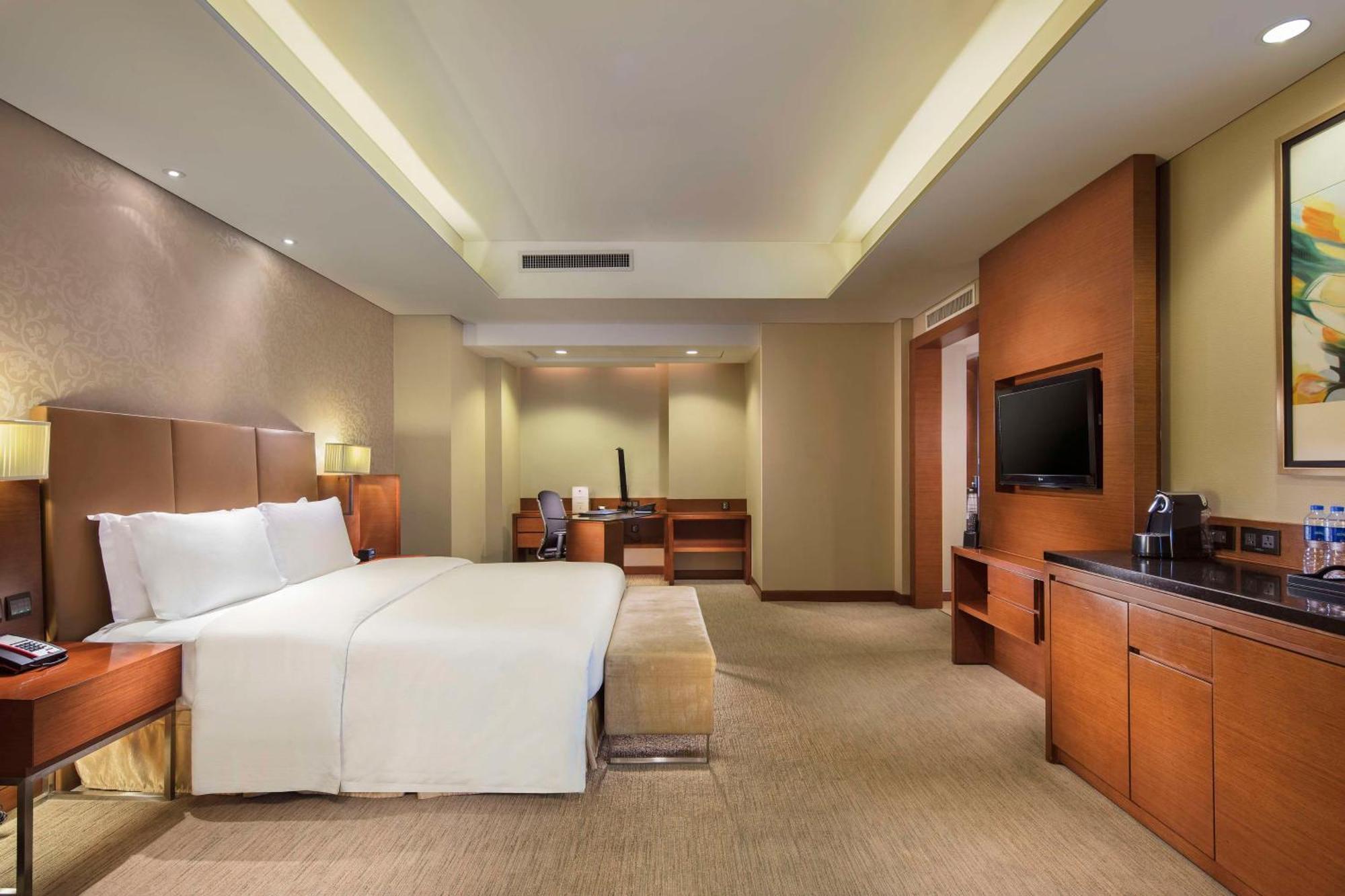 Doubletree By Hilton Shenyang Hotel Exterior photo